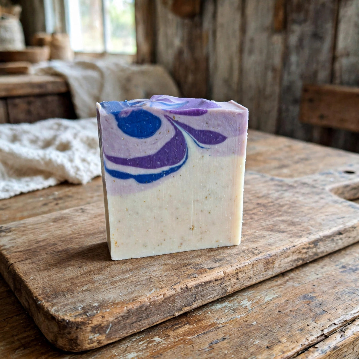 Savon Lavande — barre artisanale dans une cuisine rustique